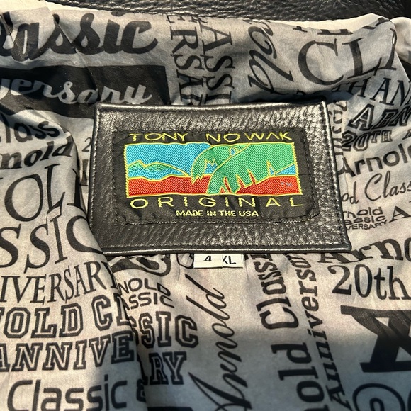 Arnold Classic Limited Edition leather jacket by Tony Nowak. 20th anniversary - Picture 3 of 7